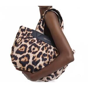 NEW VEE COLLECTIVE caba small tote in leopard